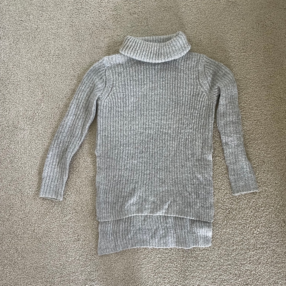 Forever 21 Heather Gray Ribbed High-Low Turtleneck Sweater S